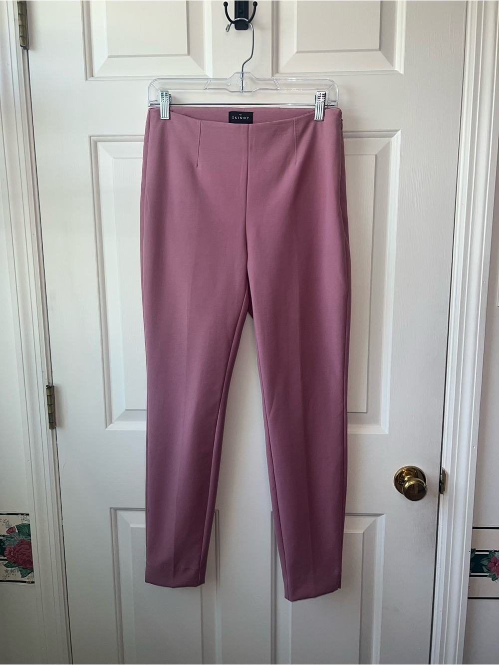 White House Black Market ‘The Skinny’ pants